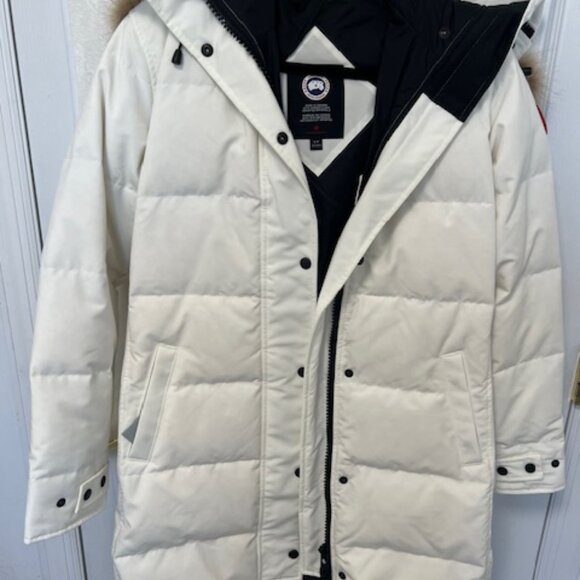 Canada Goose Shelburne Parka - Picture 2 of 16